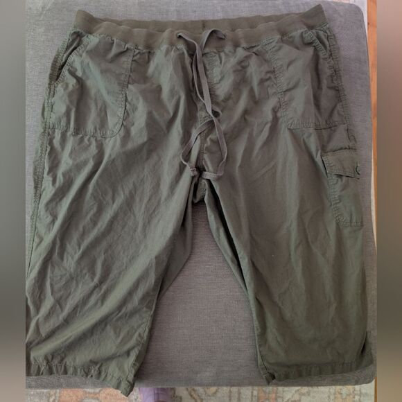 St John's Bay Cargo Capris Olive Green 4X - Picture 2 of 3